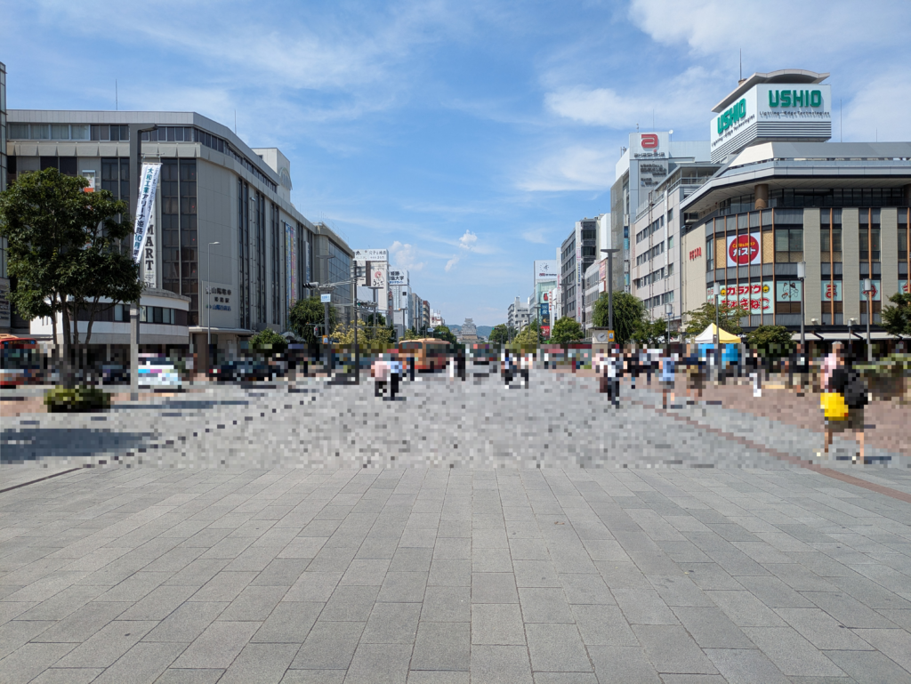 駅から姫路城まで一直線。筆者「ひととき」が撮影。